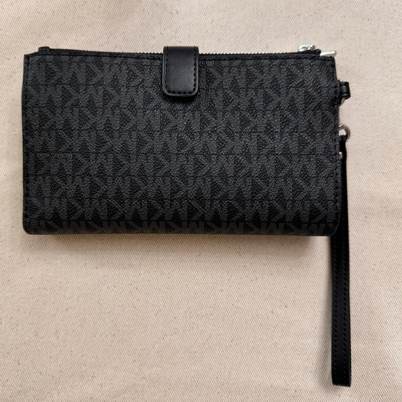 NWT Michael Kors Signature Jet Set Double-Zip Wristlet - Picture 2 of 5